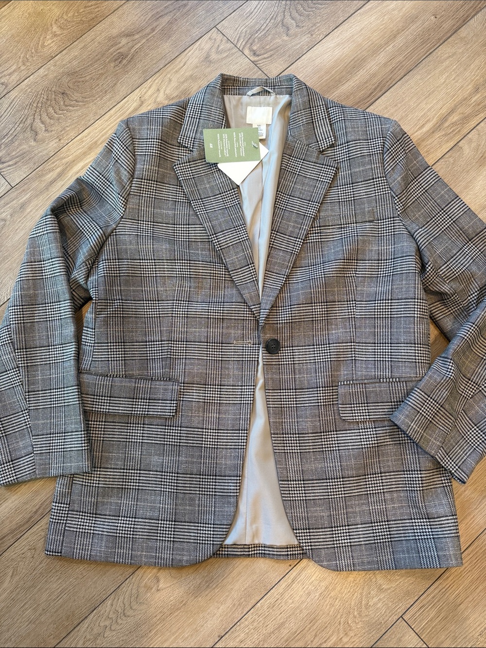 NWT - Women’s H&M Oversized blazer - size small